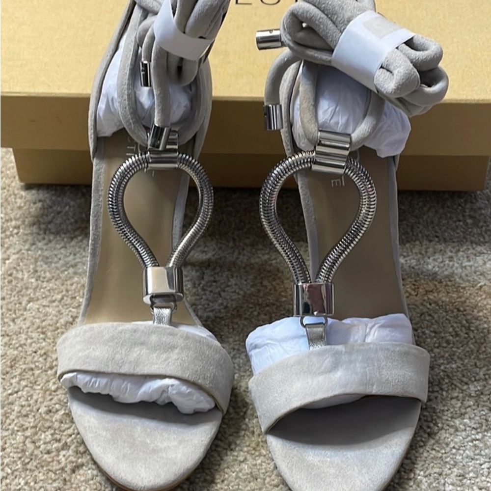 The Mode Collective Mink Sandal in Oyster Suede Size 36 (6) - Picture 7 of 16